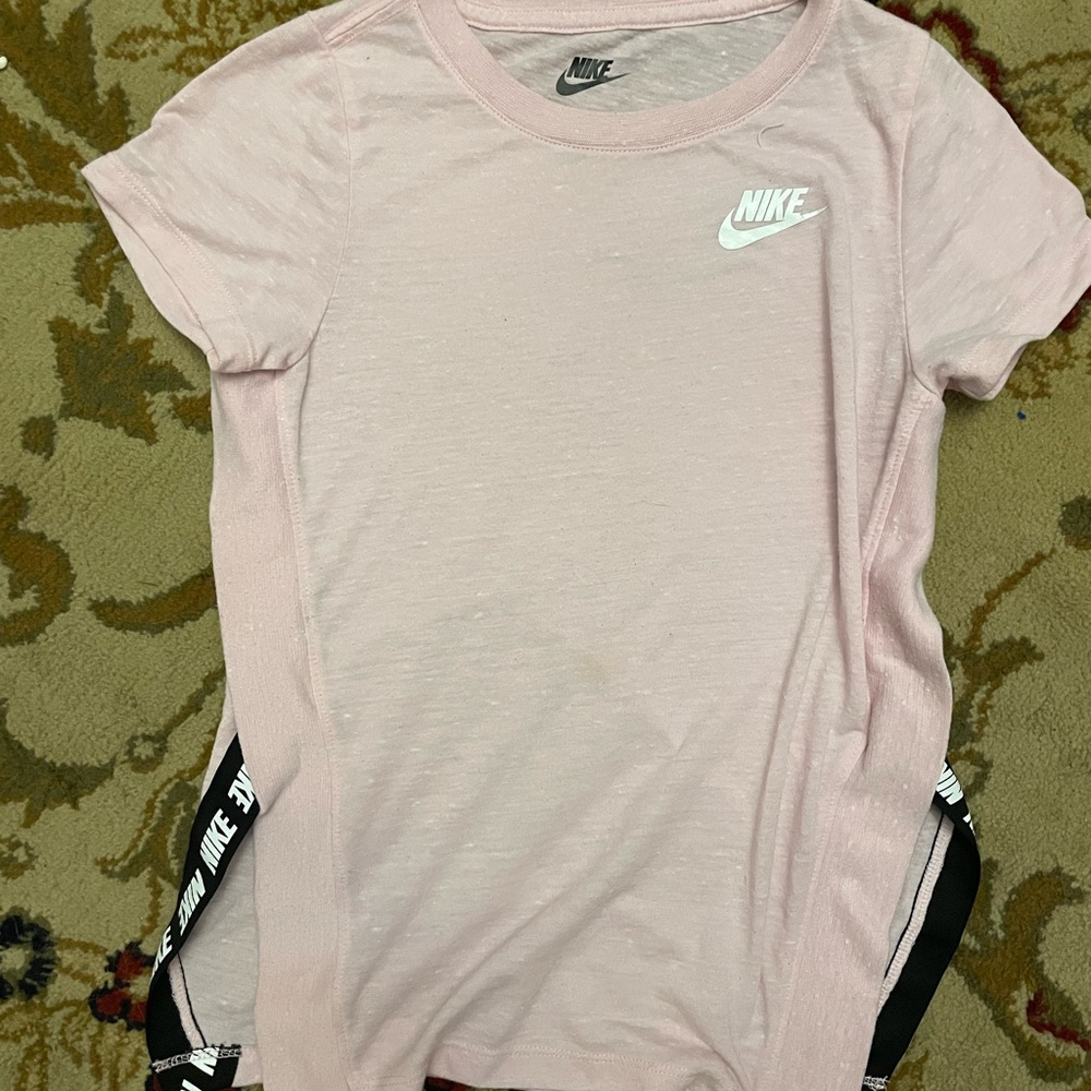 Nike girls Light Pink Short Sleeve Tee